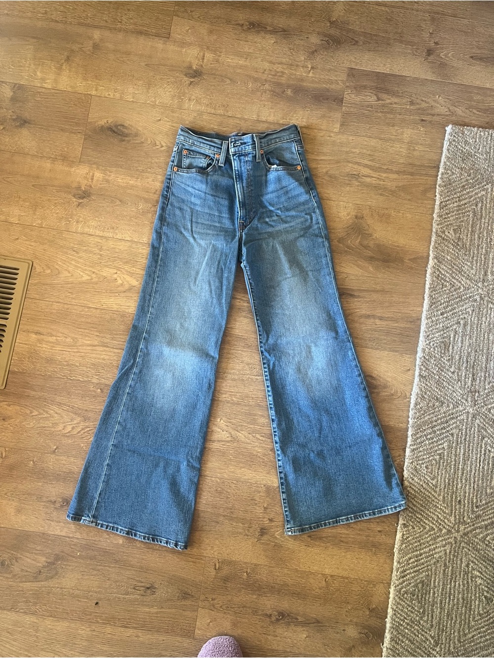 Levi’s ribcage bell